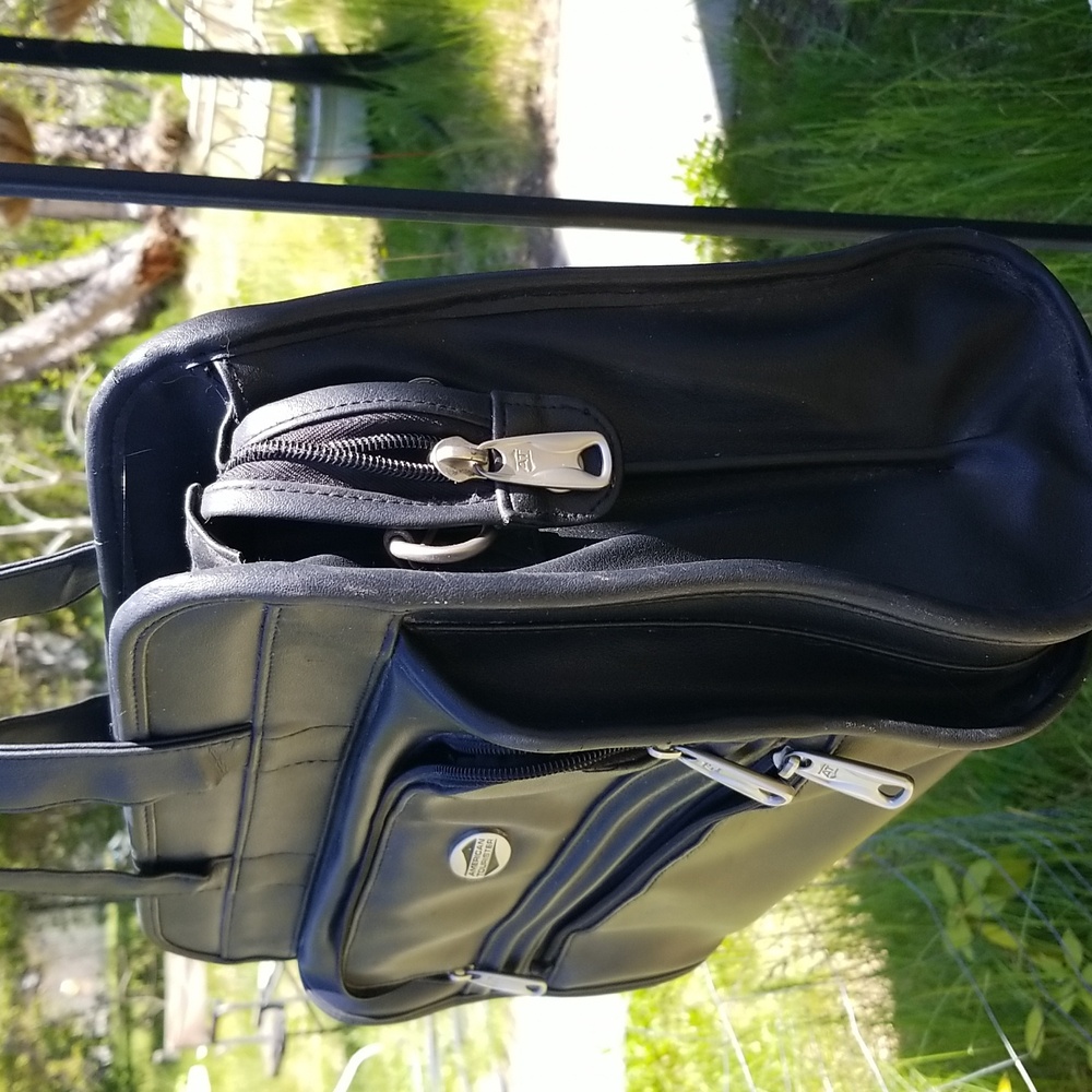 🖤AMERICAN TOURISTER BRIEFCASE